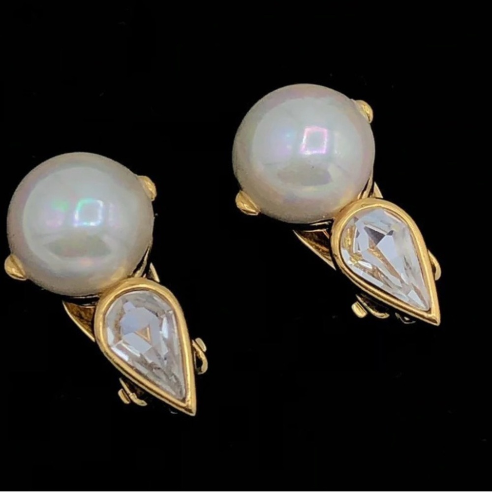 Gold Nina Ricci Classic Pearl & Rhinestone Vintage Clip-On Earrings